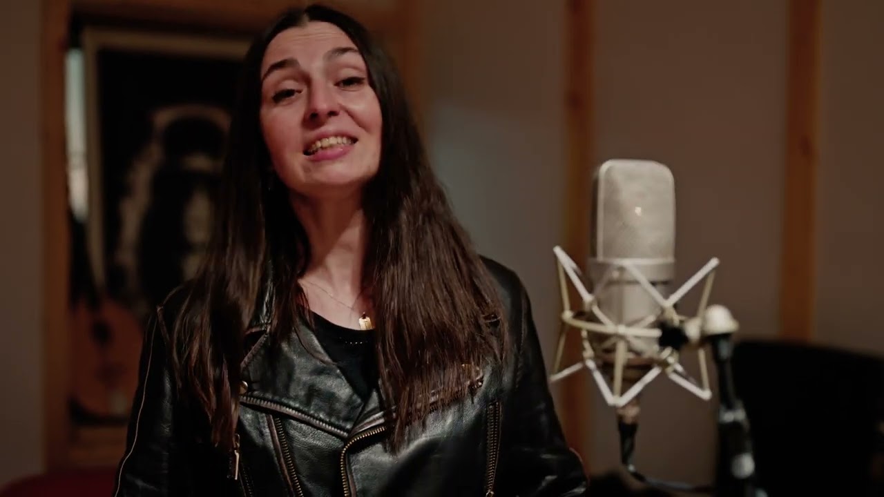 Luiza Zan - Stop And Stare
