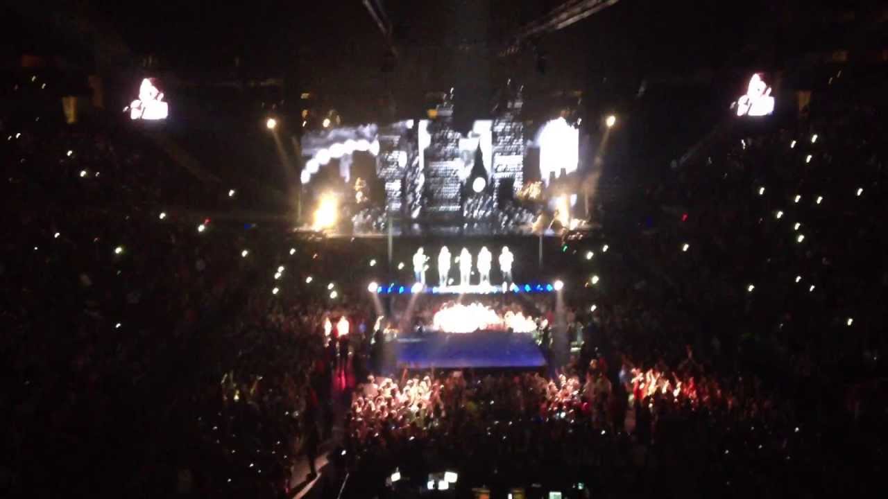 Twitter Questions - One Direction Live Houston 7/21/13