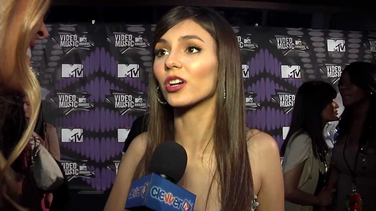 Victoria Justice Chats New Music Video at 2011 MTV VMAs