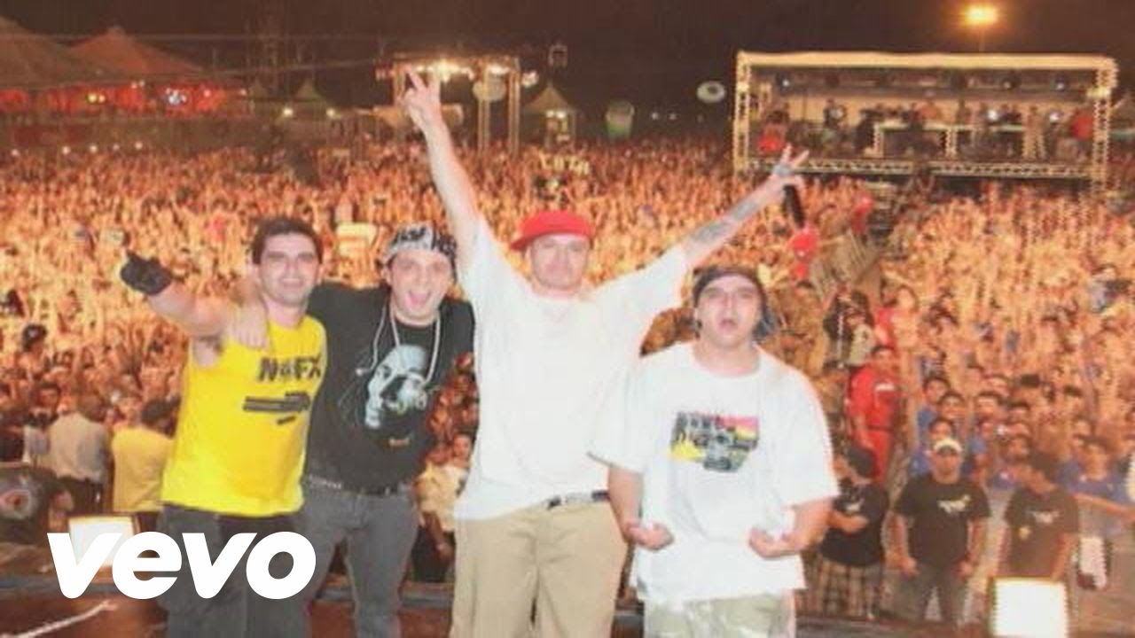 Charlie Brown Jr. - Me Encontra (Video Clipe)