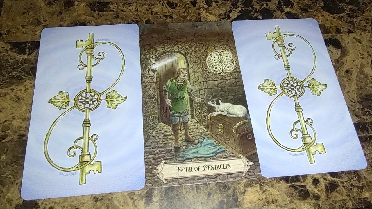 Unboxing the back in print Fairy Tale Tarot by Lisa Hunt! yay!