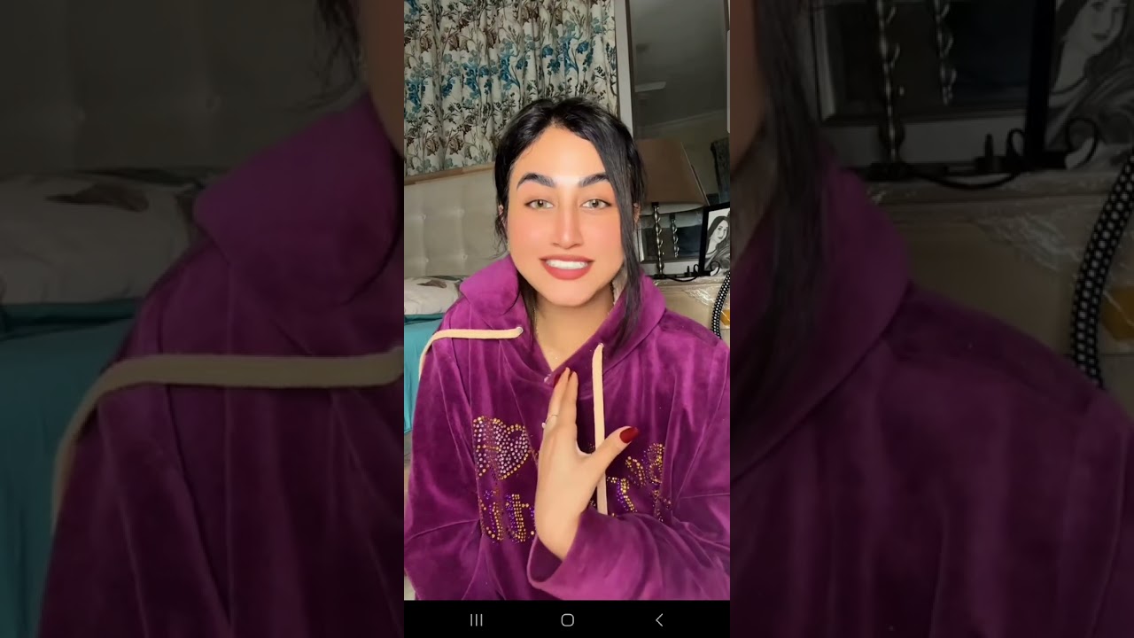 live main ayz brand ka problem share karte huye alizeh aaj