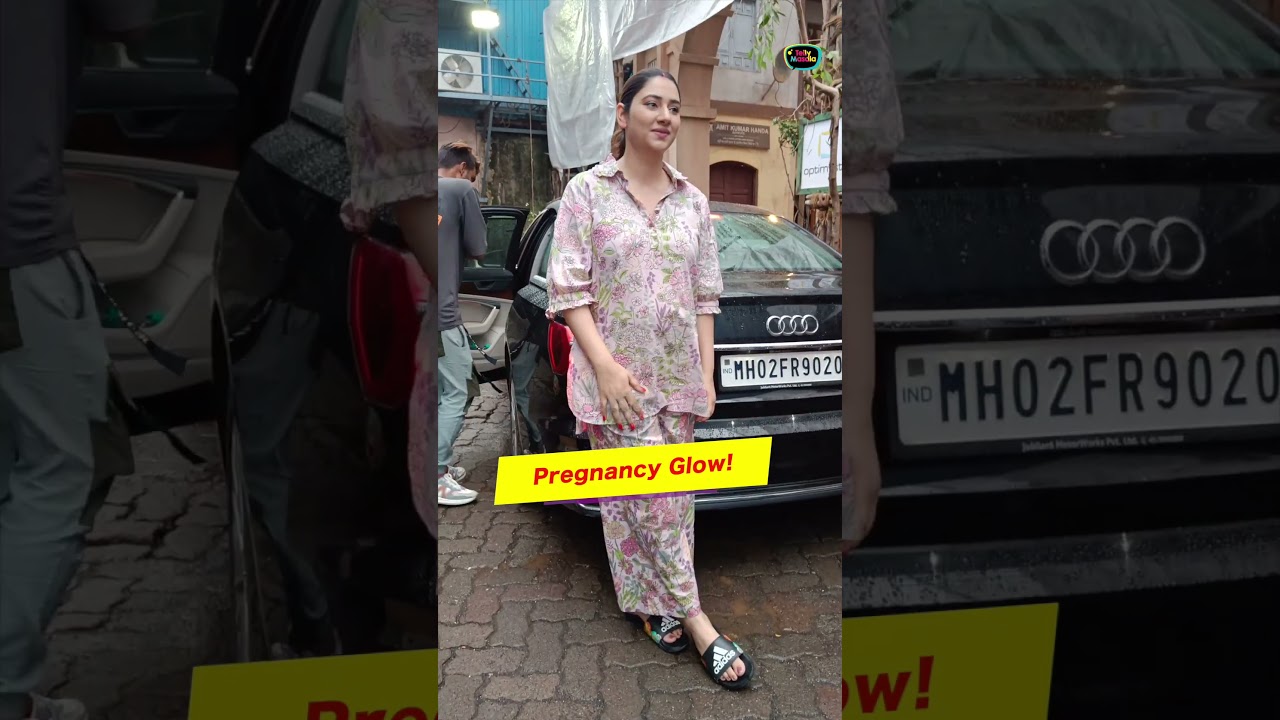 ❤️Pregnancy Glow! Bade Achhe Lagte Hain 3 star Disha Parmar Ne Flaunt Kiya Cute Baby Bump