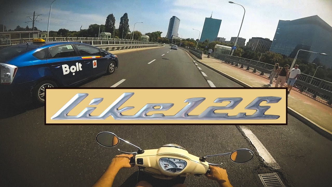 Jadę skuterem KYMCO LIKE 125 na defiladę