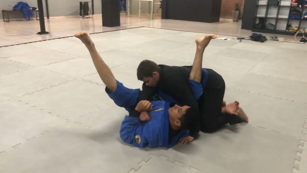 RASPAGEM DE PÊNDULO E VARIAÇÃO PARA O ARMLOCK #bjj #jiujitsu #videos #raspagem #pendulo