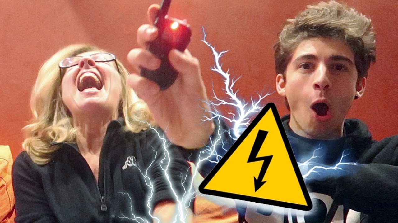 FAVIJ QUIZ CON I MIEI GENITORI! (SBAGLIO = SCOSSA ELETTRICA!!)
