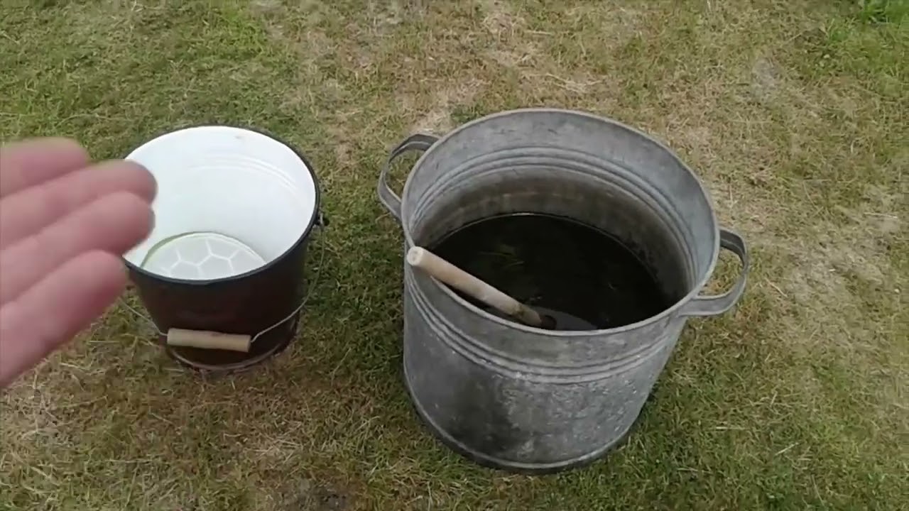 Uite cât de SIMPLU se prepară ZEAMA de URZICI pentru fertilizarea legumelor !!!