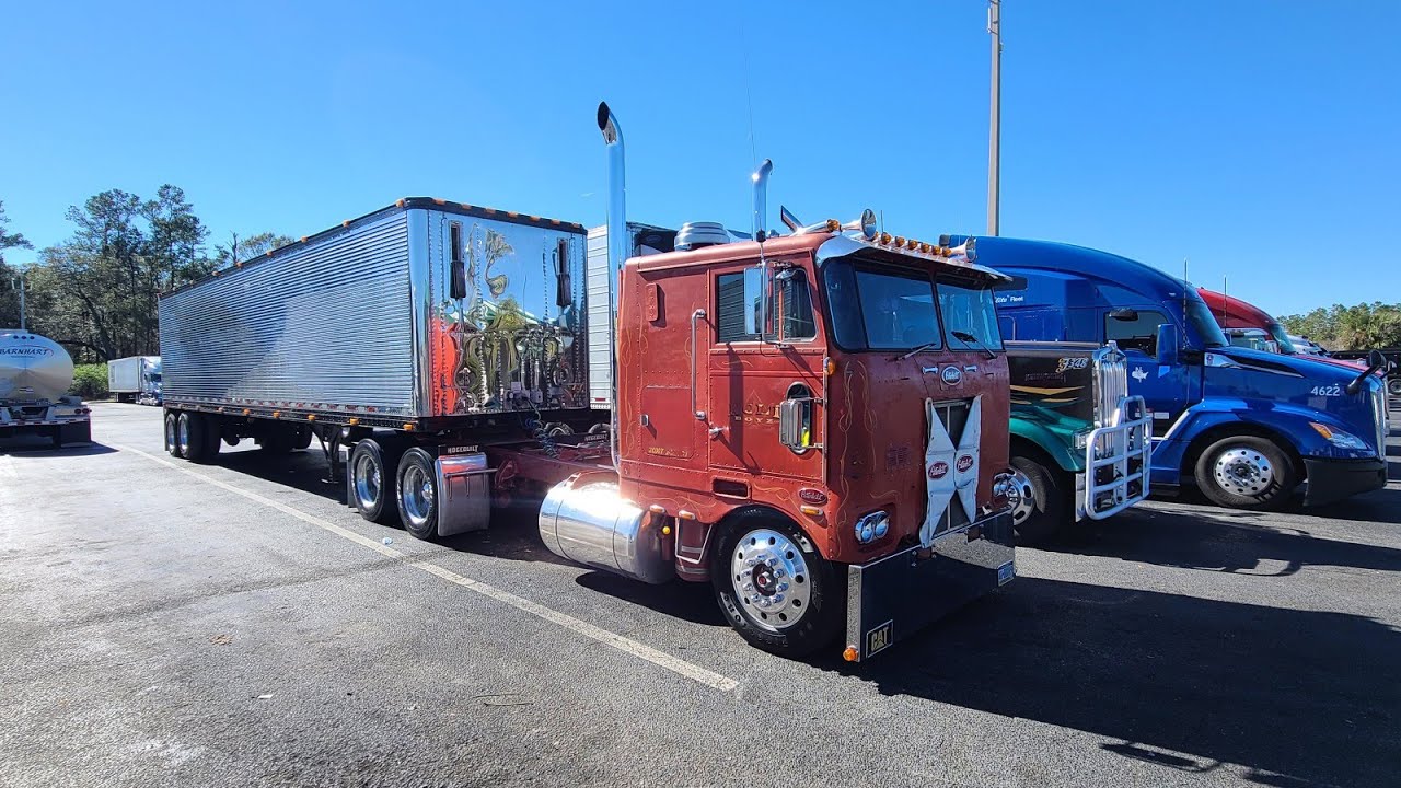 Unbelievable clean Cab Over