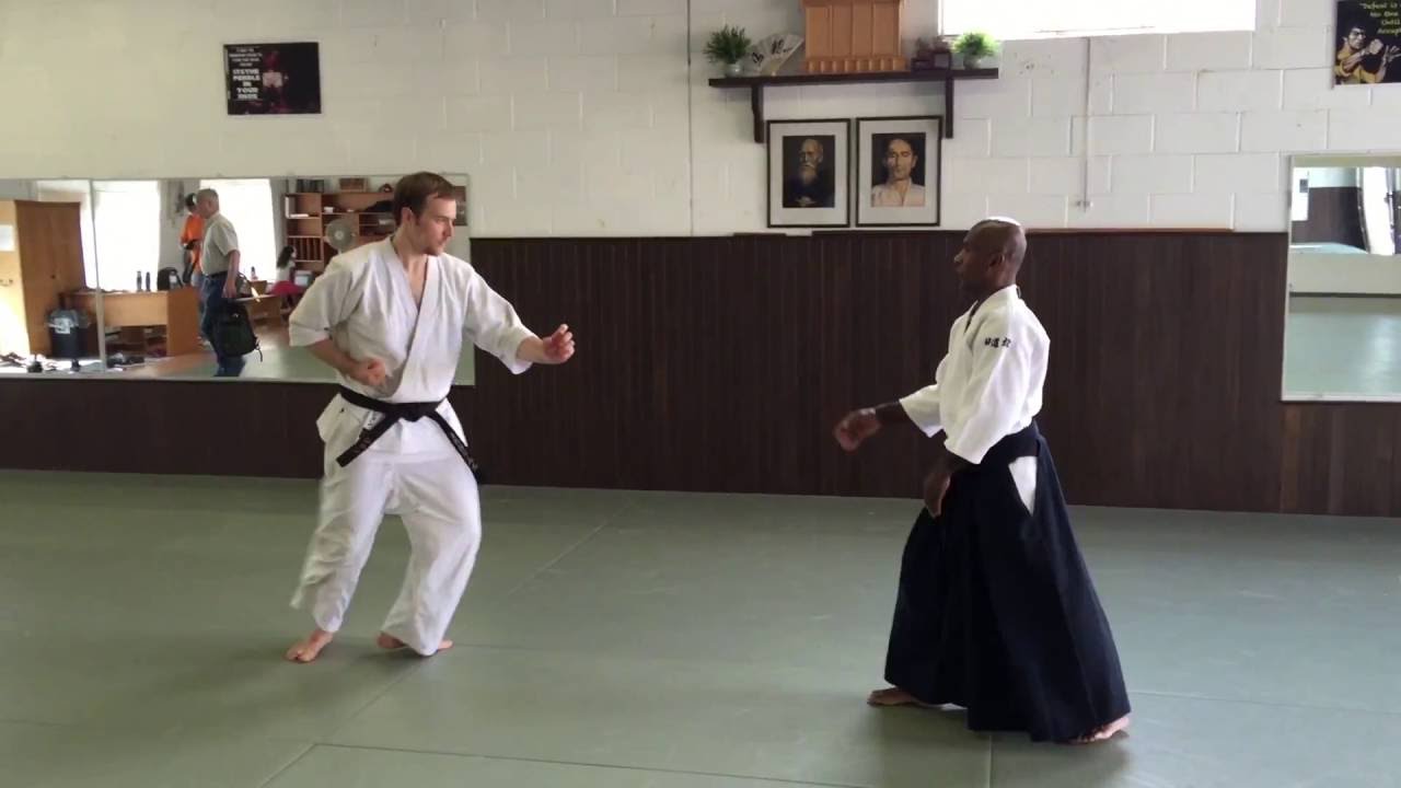 Joe Thambu demonstrates jiyuwaza at sendokan dojo 2016
