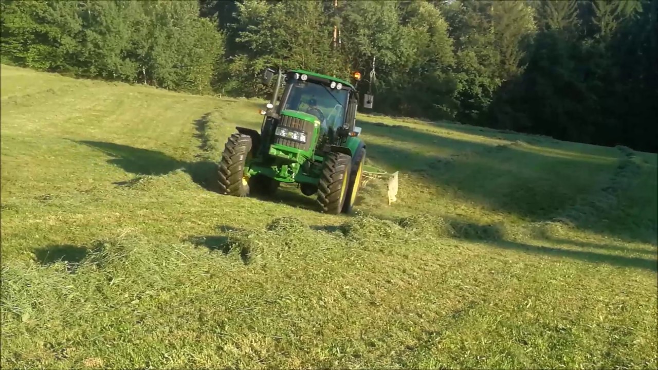Grabljenje trave z JOHN DEERE 6230 premium in krone SWADRO