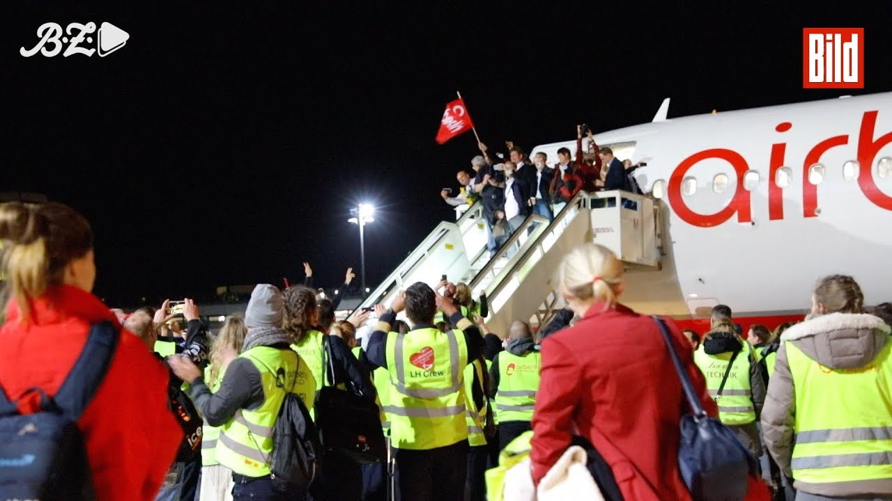 Letzter Air-Berlin-Flug: Zwischen Mega-Party
und Trauerfeier