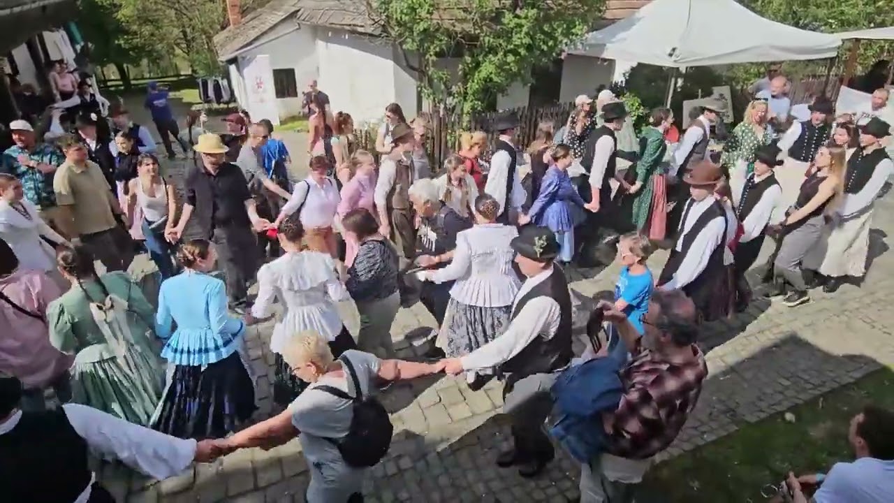 Utcai tánc a Nógrád Táncegyüttessel