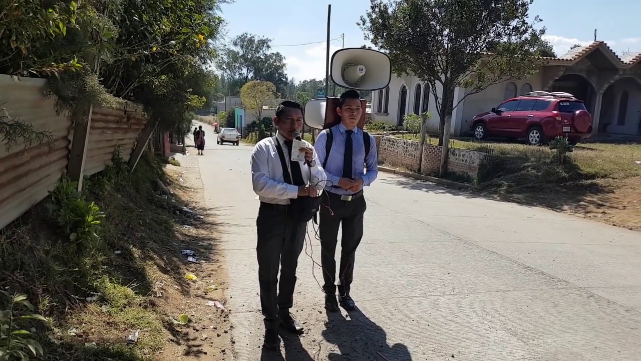 Evangelisando en las calles de Guatemala