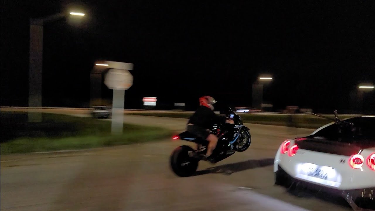 Nissan GTR R35 ~ 850 л.с. на колесах против Suzuki GSX-R с доработками, удлиненной подвеской и ис...