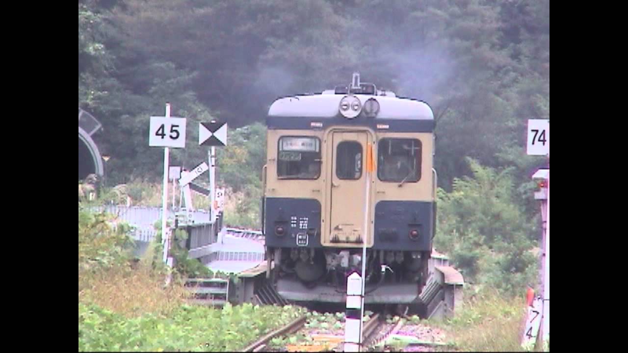 Oito　line　Kiha52　大糸線中土駅にて