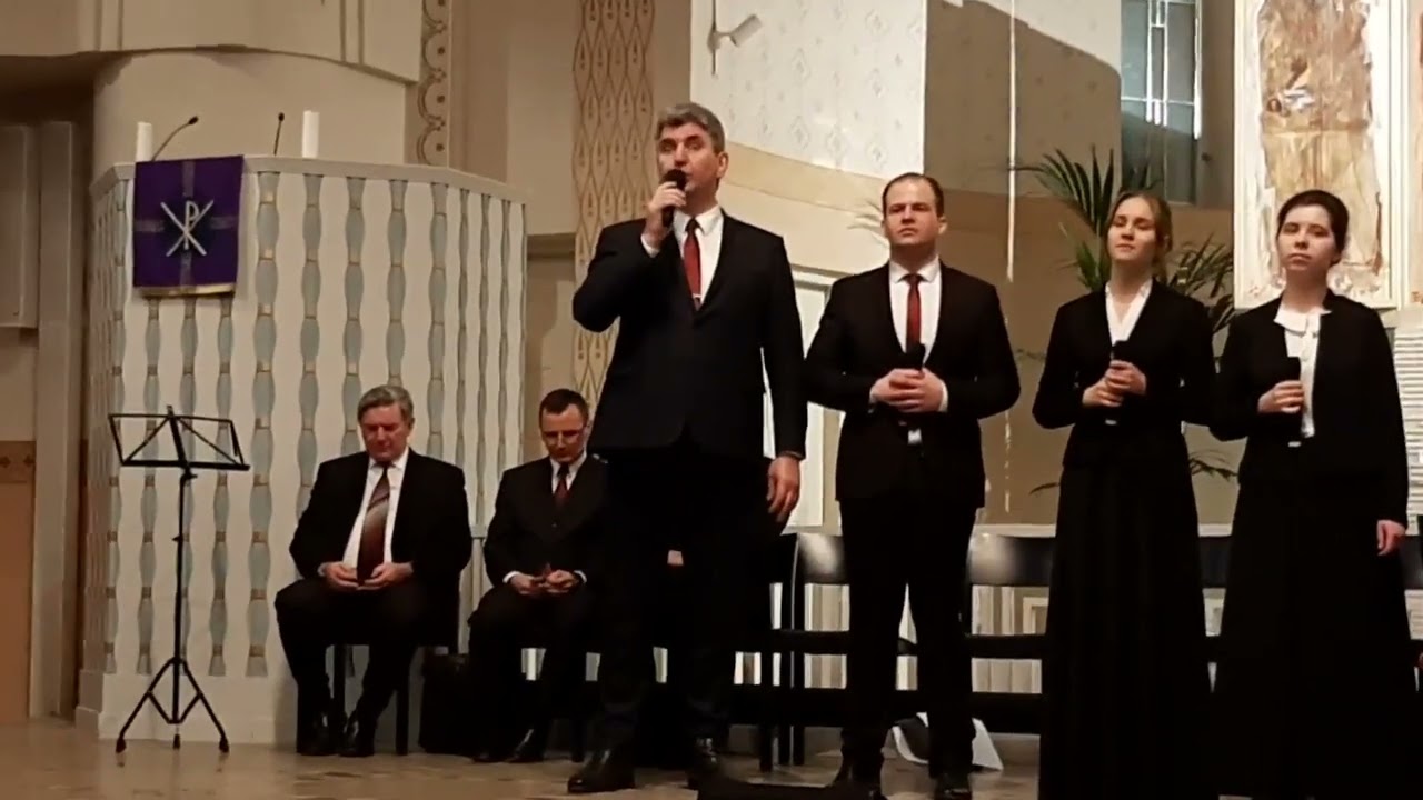 Гаснет над землёй вечерняя заря