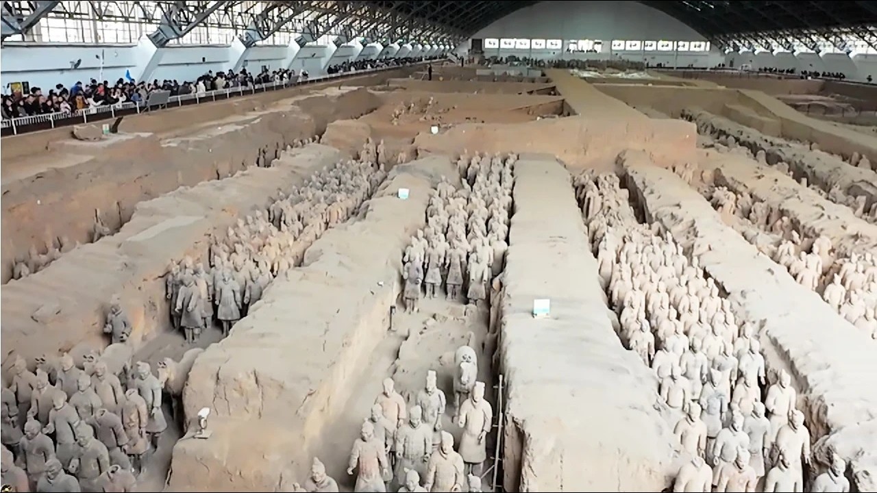 走进世界第八大奇迹-兵马俑，感受他的壮观与震撼。 #床车自驾游 #房车旅行 #新能源车 #自驾游