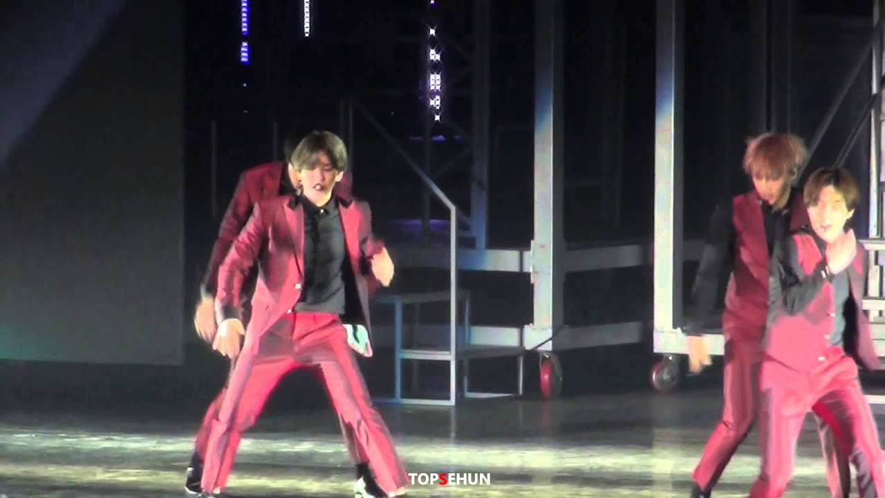 20150612 The EXO'luXion in Taipei - Love me right
