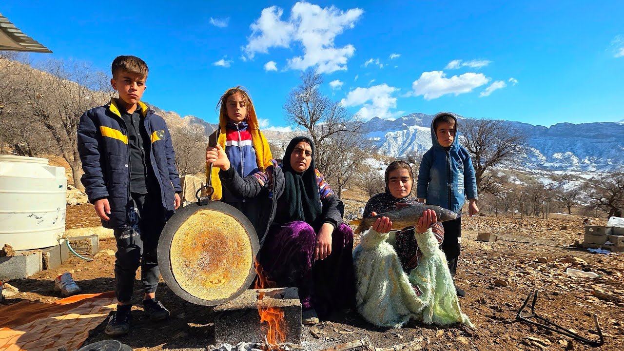 ❄️🌿 A Snowy Day with a Nomadic Family | Herbal Medicine & Cooking Fish 🐟🔥
