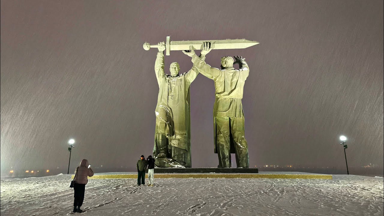 Южный Урал. Магнитогорск. Монумент 