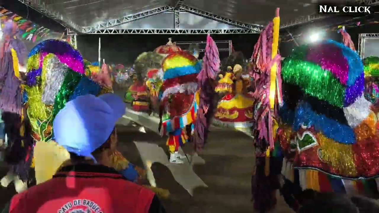 Maracatu pavão misterioso no festival canavial 