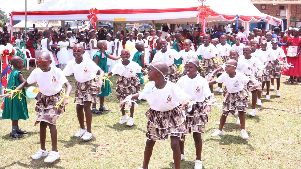 Baba Tunaleta Vipaji - offertory Procession by St Theresa girls' primary school choir kisubi