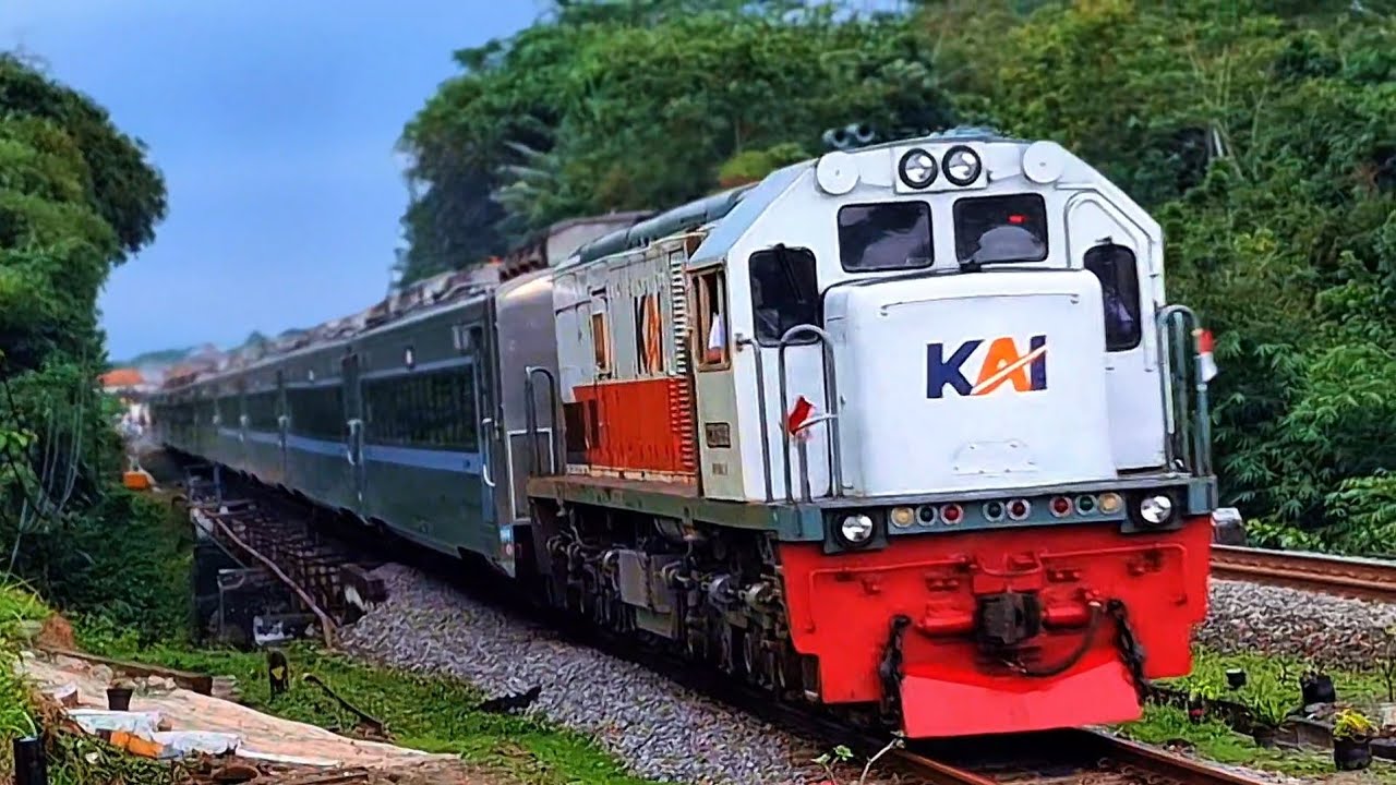 Freight Train Hunting in Indonesia | Long Cargo Trains Passing