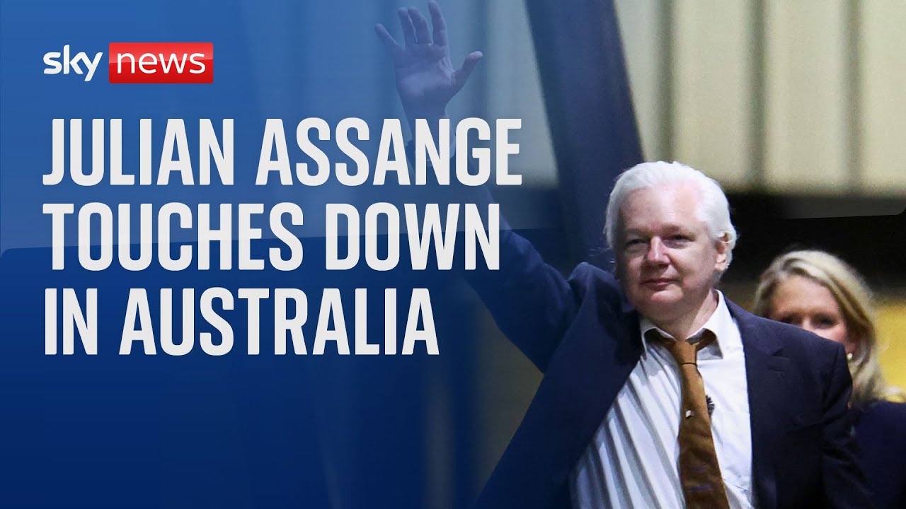 WikiLeaks founder Julian Assange steps on Australian soil to cheering crowds