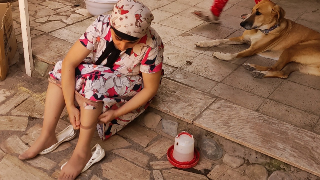 Daily life of beautiful village girls preparing local yogurt with fresh cow's milk#milk #Localyogurt