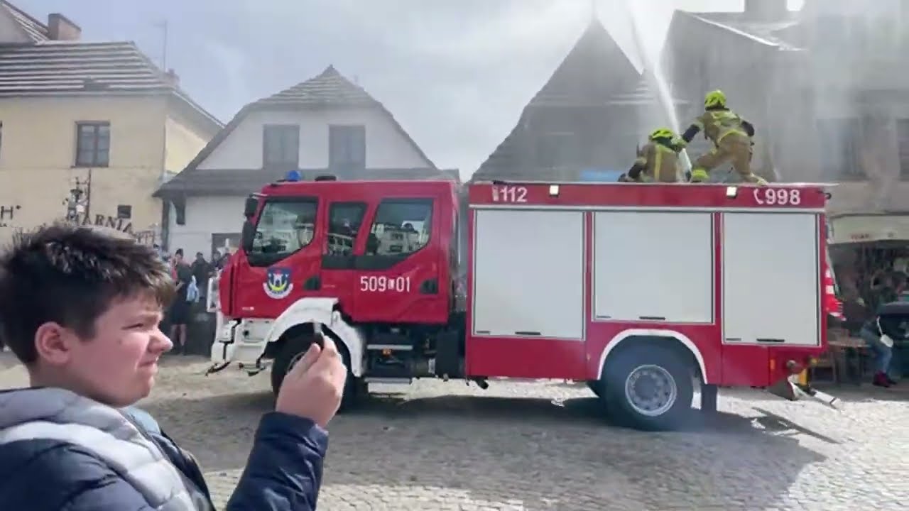 Śmigus Dyngus w Kazimierzu Dolnym! Duuużo wody się polało 😎