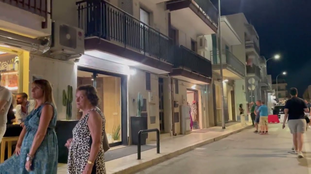 Polignano a Mare - Italy&rsquo;s Favorite Little Beach Town - Evening Walking Tour