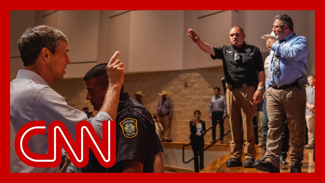 Beto O'Rourke interrupts Gov. Abbott's news conference