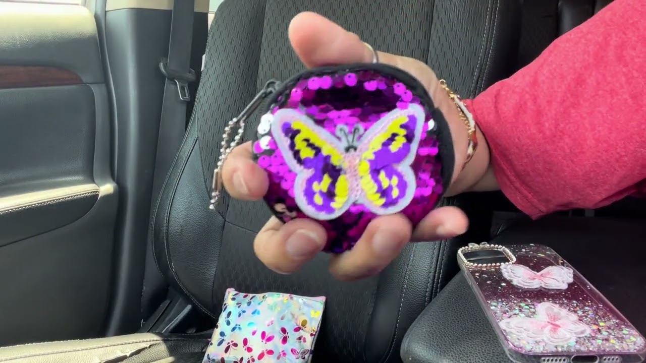 What’s in my bag?✨💖✨💖✨💖