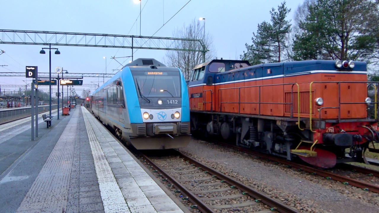 Trains in Herrljunga, Sweden - Rerouted trains (December 2025)