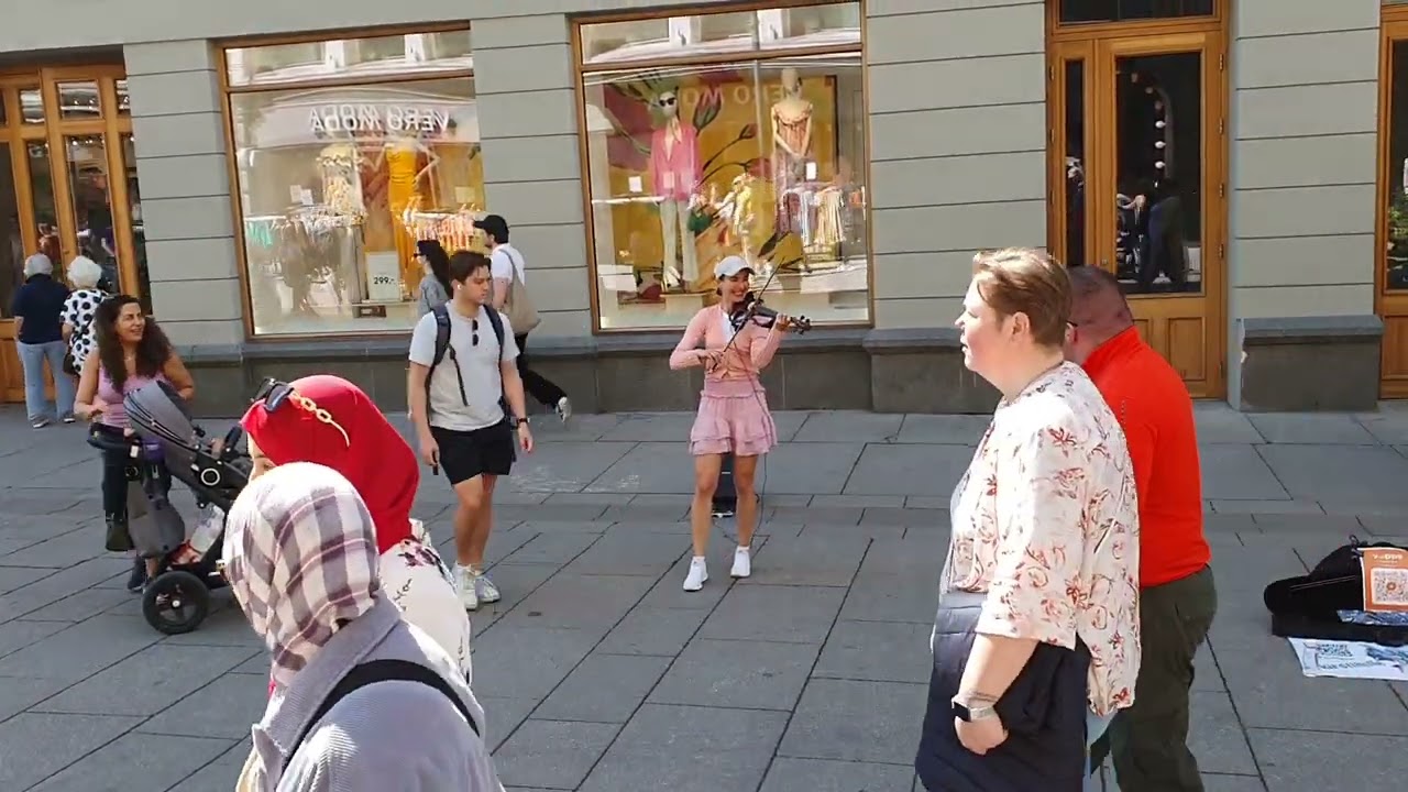 Kirsti Hille, in Oslo June 2022. Follow her on her Youtube and Facebook Watch channels.