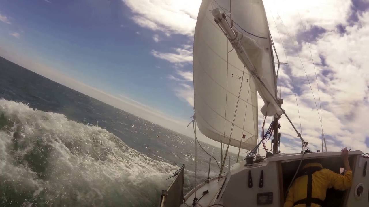 presqu'ile rhuys - jeanneau poker dinette (2)