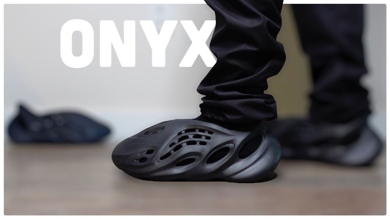 Slightly Different Fit! YEEZY Foam Runner Onyx Review + On Feet