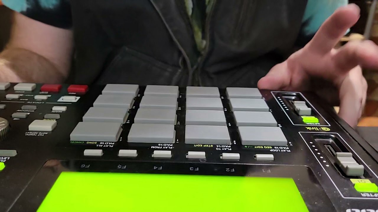 How to 'Scratch' With Q-Slider on an MPC1000 (Tutorial)