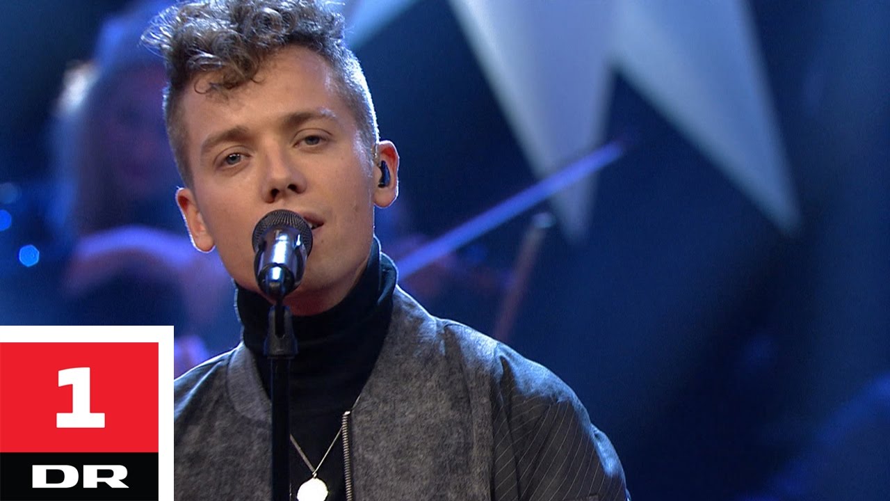 Mads Langer - I en stjerneregn af sne | DRs Store Juleshow 2016 | DR1