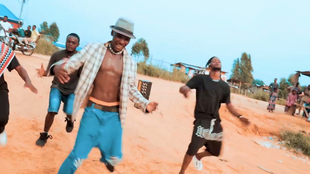 Prince scobar Ya Lelo_-_Feat Ruben B-Voice & Dinho Wizy (Clip Officiel)