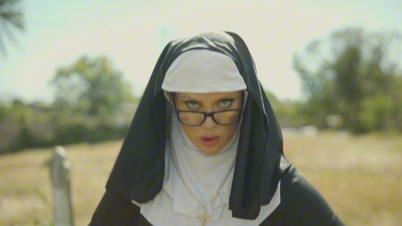 Косплей Кристиана - Николь Арбур (дисс с Jellyroll)