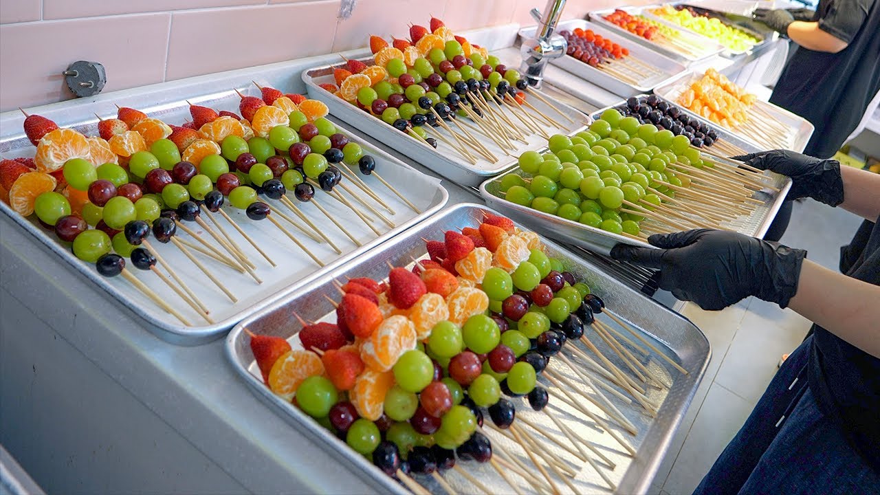 얇고 파삭한 탕후루로 대박난? 하루 1,500개 완판! 줄서서 먹는 생과일 탕후루 amazing fruit candy, Tanghulu - Korean street food