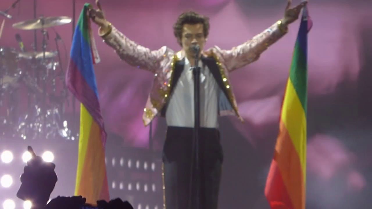 Harry Styles Waving LGBT Pride Flags (& BLM Flags) 'Part Eight' (ALL LIVE ON TOUR FLAGS 1 HOUR)