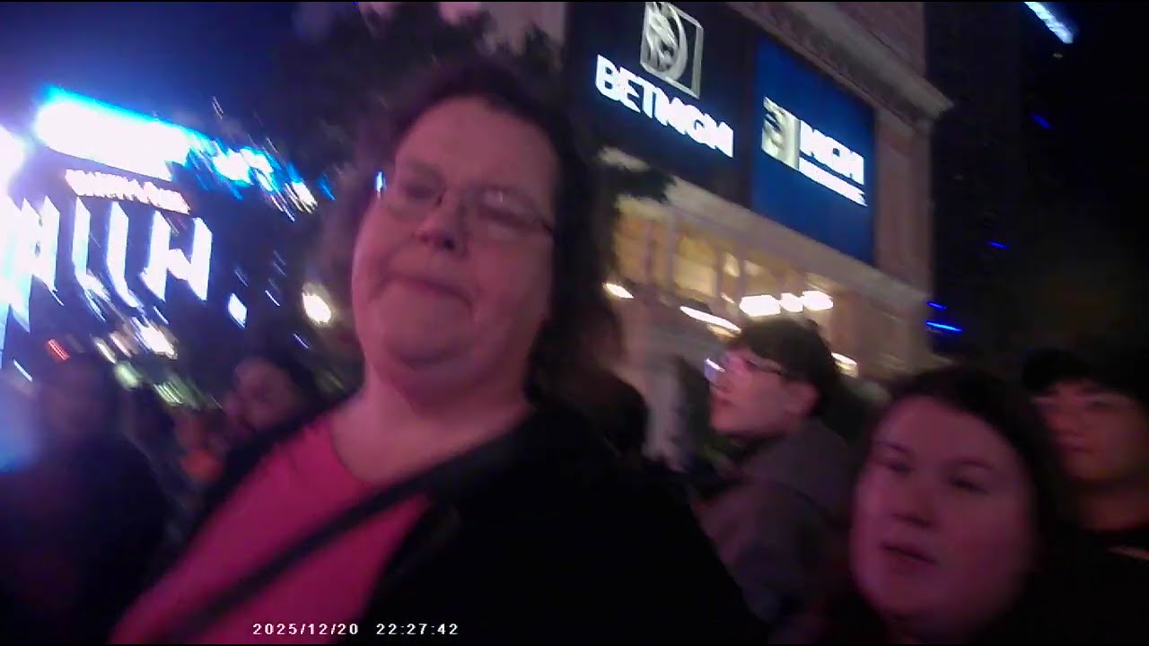 Lass Vgas walking th12/2025