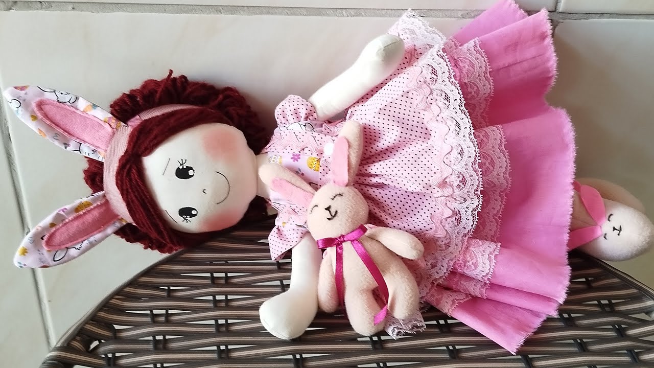 Boneca Vitória 5° parte sapatinhos, tiara de coelhinho e bichinho coelhinho 🐇