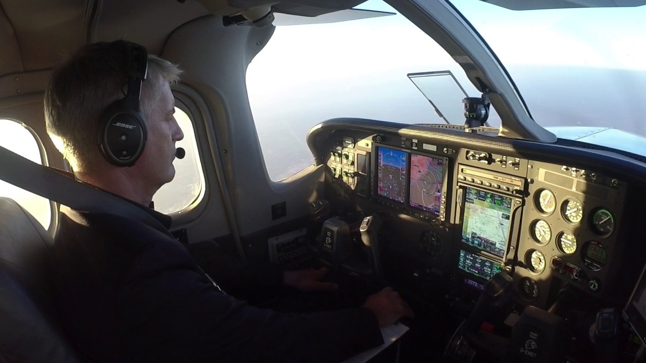 Pilot's Eye: Approach and Landing  Bale (LFSB) ILS Z 15