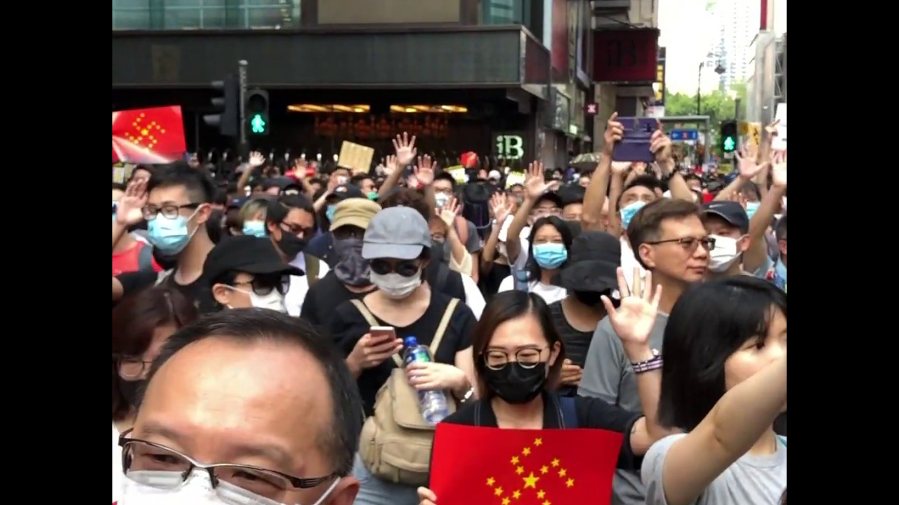 香港民众9月15日再次走上街头举行抗议活动