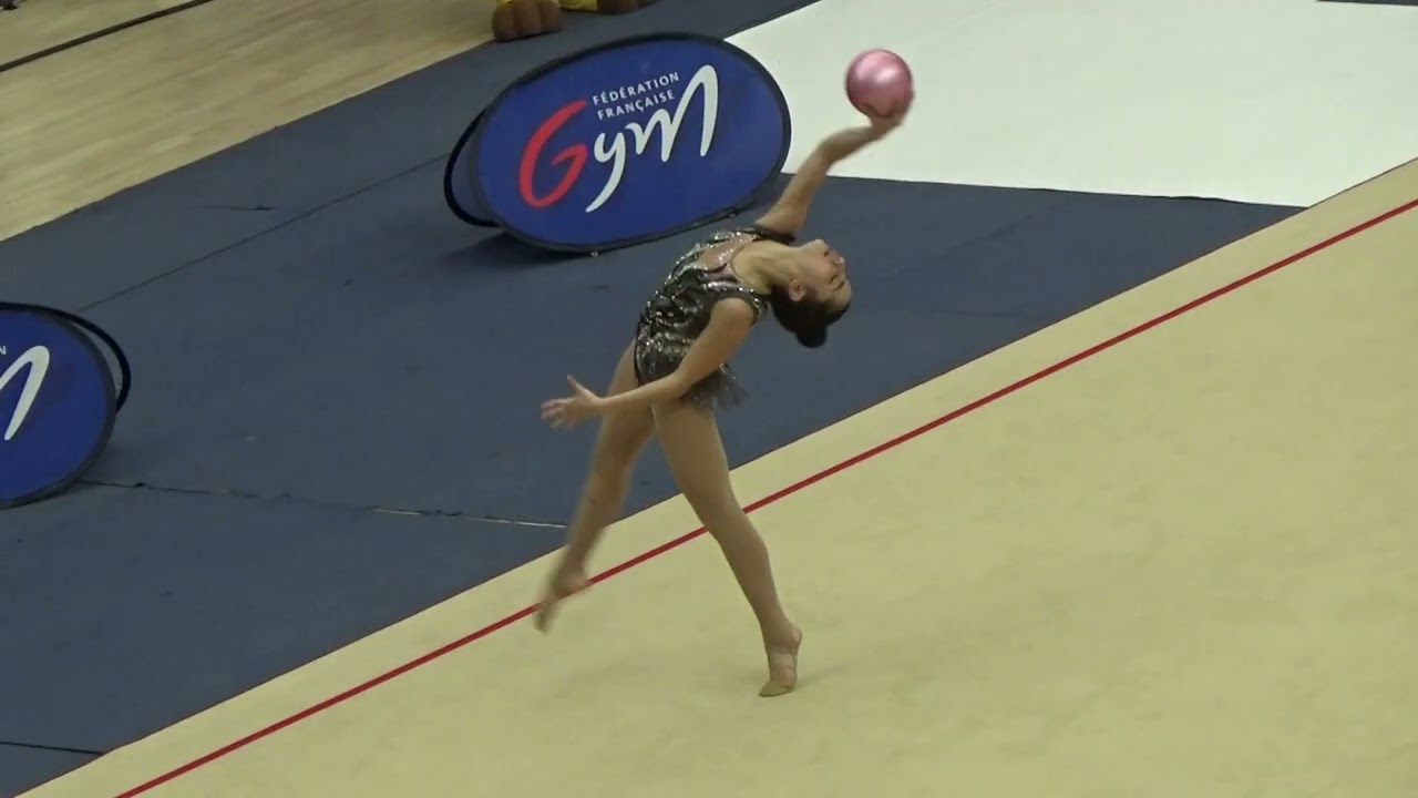 Eya BOUSHIH ballon - 2025 Championnats de France DN3