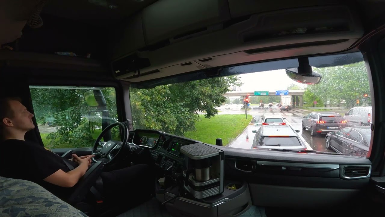 Trucker's Perspective: Rainy Late Summer Drive in Sweden | Onboard Scenic | Black Scania R450 6x2!
