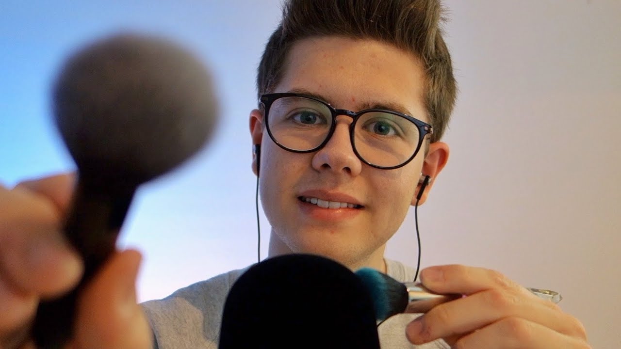 MIC AND FACE BRUSHING (Whispering, Puff Puff) 😴 ASMR ITA